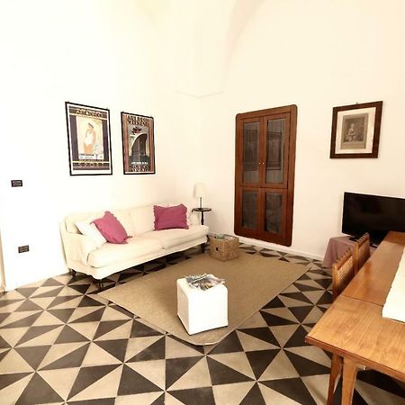 Slow Lecce - Old Town Apartment Sit Εξωτερικό φωτογραφία