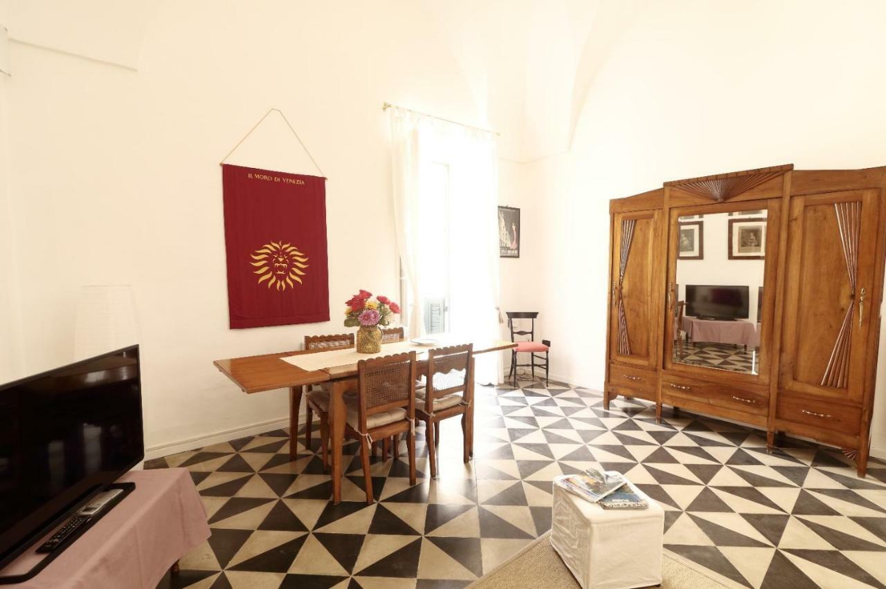 Slow Lecce - Old Town Apartment Sit Εξωτερικό φωτογραφία
