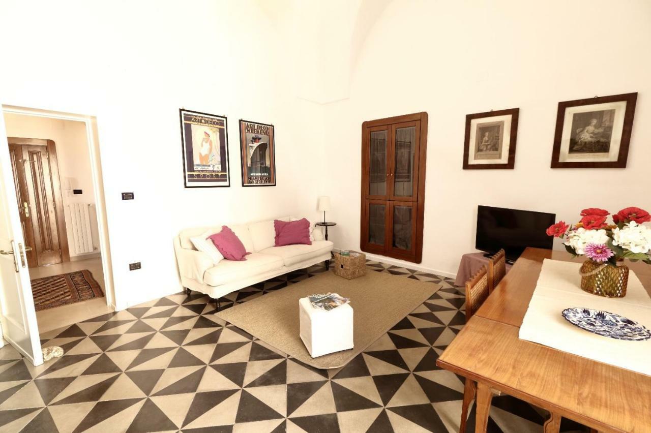 Slow Lecce - Old Town Apartment Sit Εξωτερικό φωτογραφία